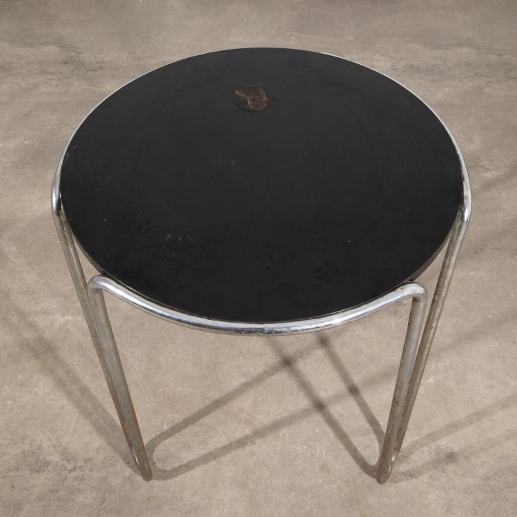 Bild 13 zu Objekt, 2 three-legged steel tube loop tables, Thonet France, K-16O 11